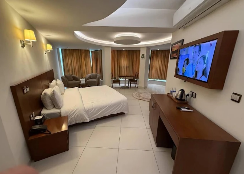 لابی زیبا و مدرن هتل کورال