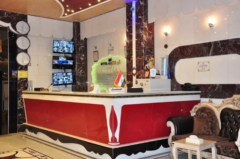 نمای بیرونی هتل ام القری نجف