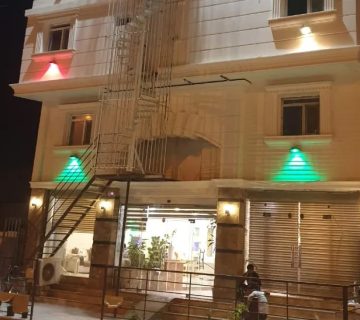 نمای بیرونی هتل احباب فاطمه