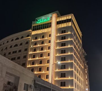 نمای بیرونی هتل ملک کربلا