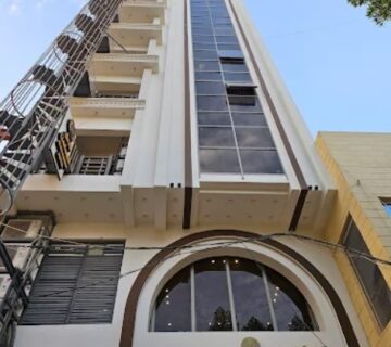 نمای بیرونی هتل المحاسن نجف