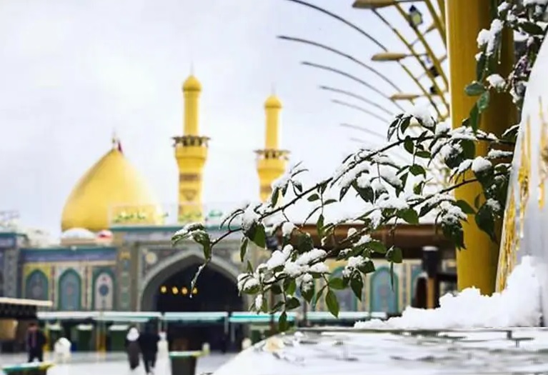 نمایی از حرم امام حسین (ع) در زمستان