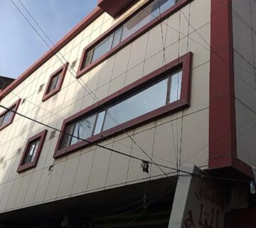 نمای بیرونی هتل التاج کاظمین