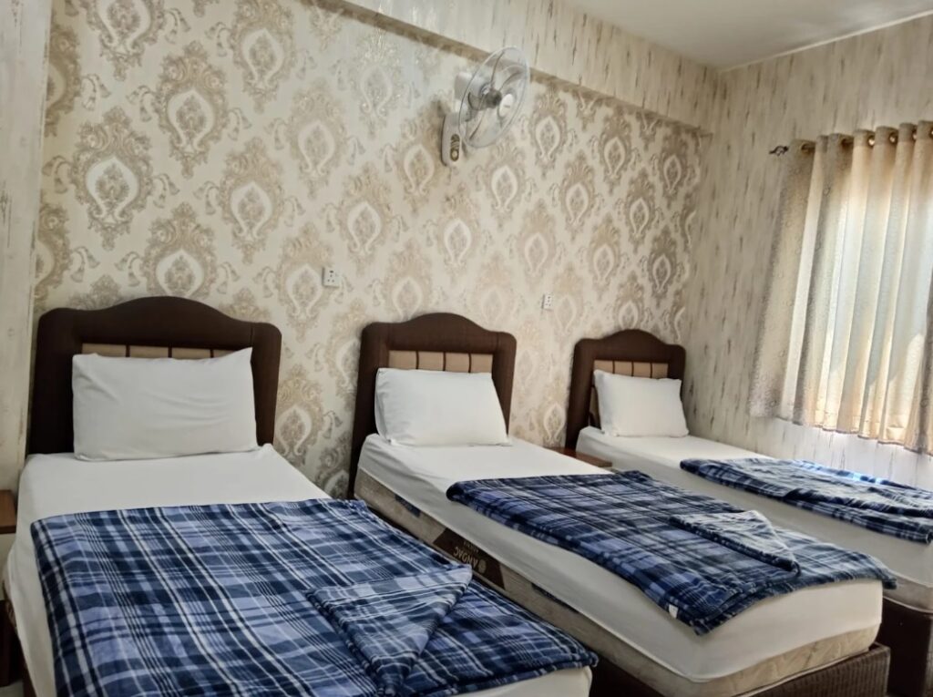 اتاق خواب شیک در هتل باب