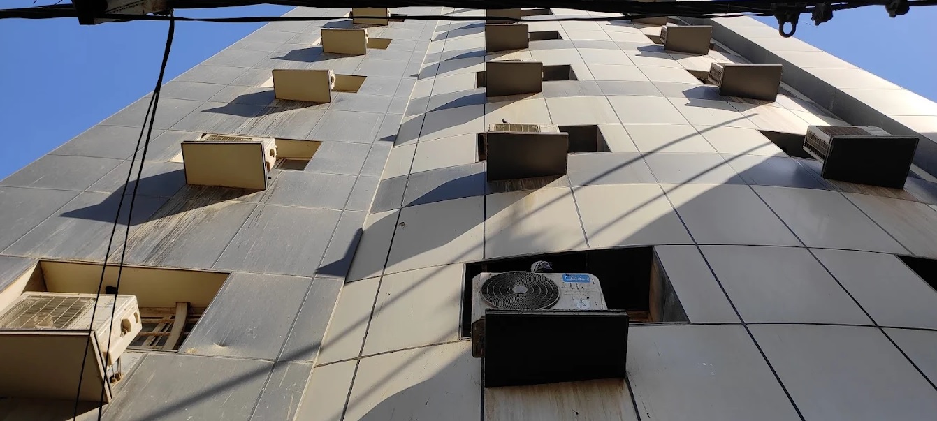 نمای بیرونی هتل انصار الحیدریه کربلا