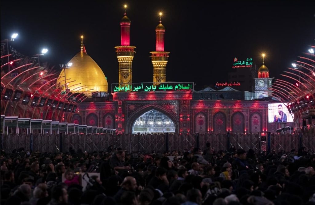 بینالحرمین در نور شب