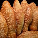 ساندویچ داخل نان صمون در کربلا